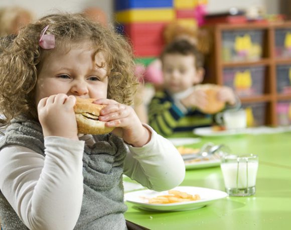 Çocuklarda obeziteyi önleme yolları Ofix Blog'da...