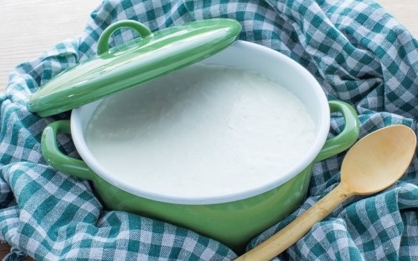 Ev yapımı yoğurt, D vitamini bakımından en zengin besinler arasındadır.