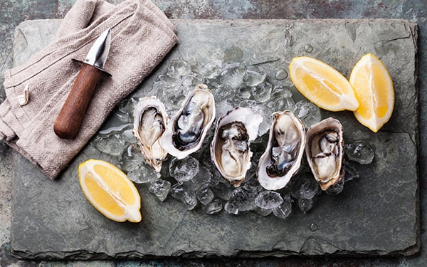 İstiridye, D vitamini bakımından en zengin besinler arasındadır.